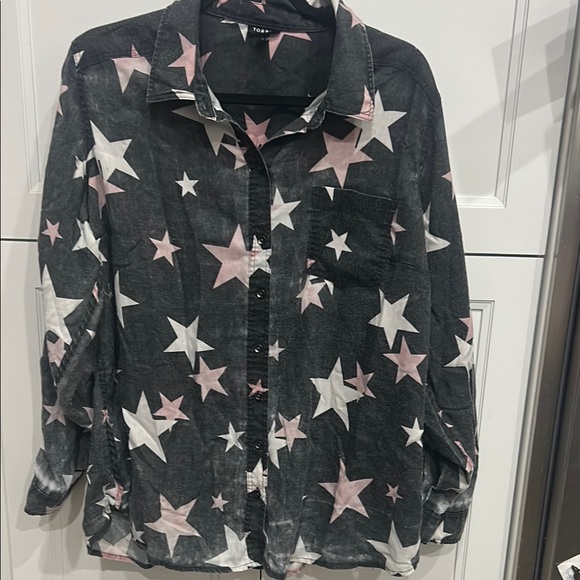 torrid Tops - Torrid Black Shirt with Pink and White Stars ( box E)